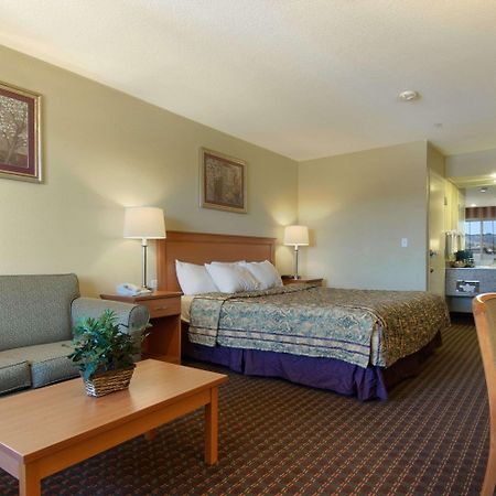 Days Inn By Wyndham Hayward Airport Bilik gambar